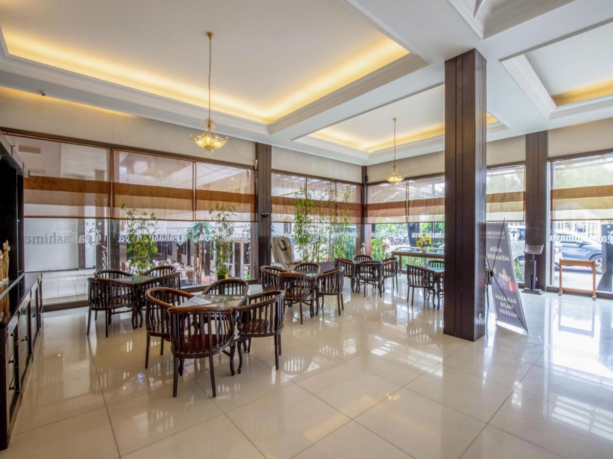 Takashimaya Hotel & Convention Лембанг Екстер'єр фото