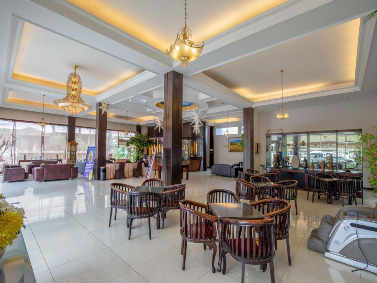 Takashimaya Hotel & Convention Лембанг Екстер'єр фото