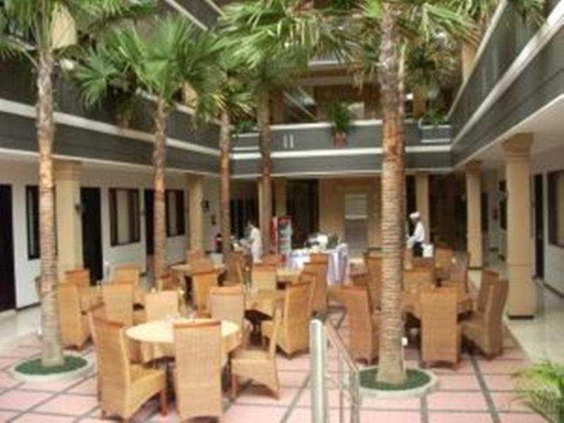 Takashimaya Hotel & Convention Лембанг Екстер'єр фото